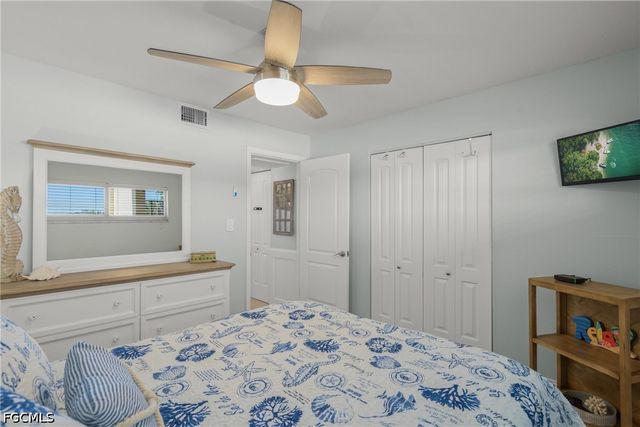 915 Beach RD 215, Sarasota, FL 34242