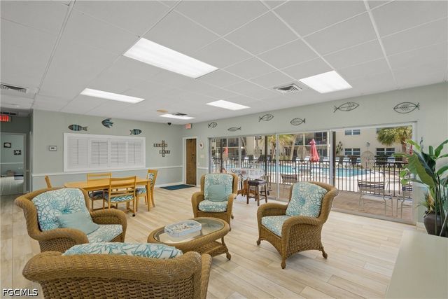 915 Beach RD 215, Sarasota, FL 34242