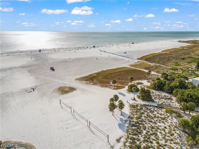 915 Beach RD 215, Sarasota, FL 34242