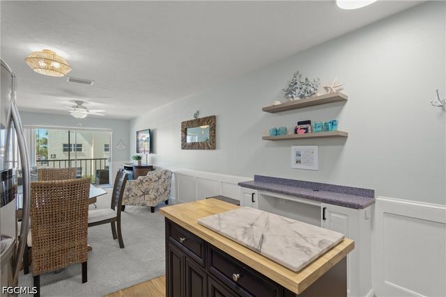 915 Beach RD 215, Sarasota, FL 34242