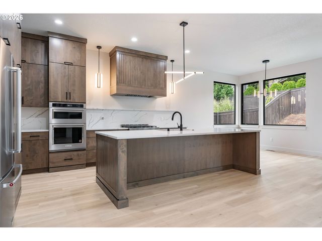 10718 Se 13TH Cir, Vancouver, WA 98664