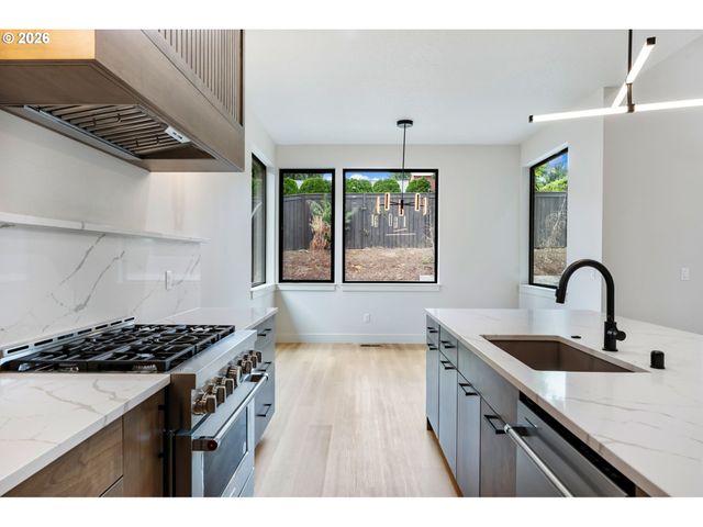 10718 Se 13TH Cir, Vancouver, WA 98664
