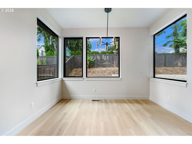 10718 Se 13TH Cir, Vancouver, WA 98664