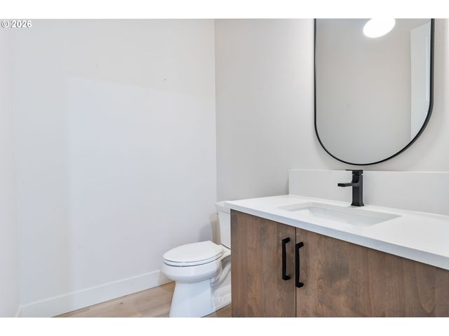 10718 Se 13TH Cir, Vancouver, WA 98664