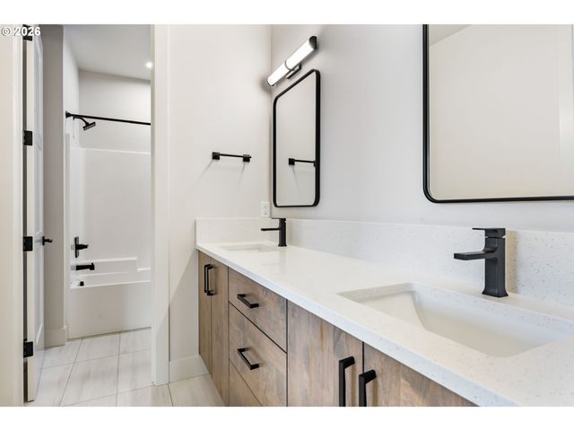 10718 Se 13TH Cir, Vancouver, WA 98664