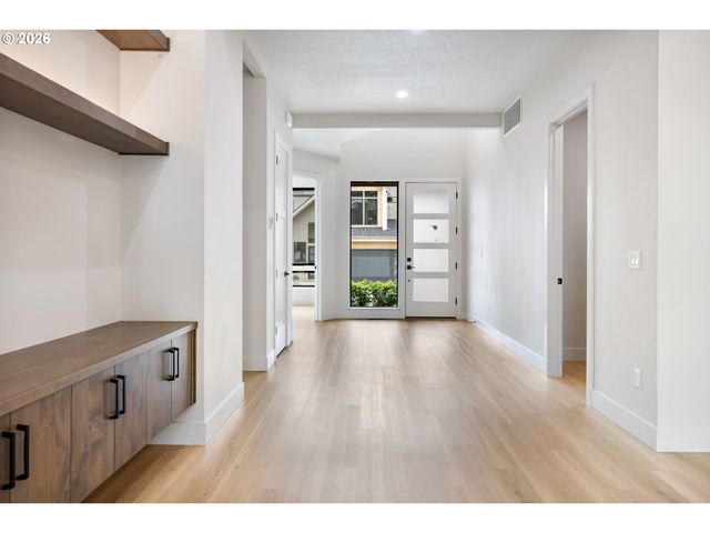 10718 Se 13TH Cir, Vancouver, WA 98664