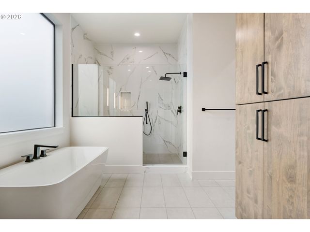 10718 Se 13TH Cir, Vancouver, WA 98664