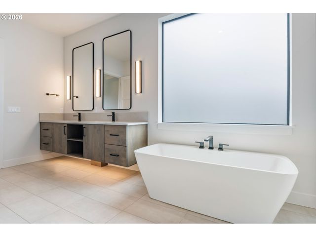10718 Se 13TH Cir, Vancouver, WA 98664