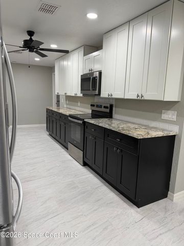 771 Vantage Street SE, Palm Bay, FL 32909