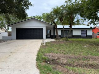 771 Vantage Street SE, Palm Bay, FL 32909