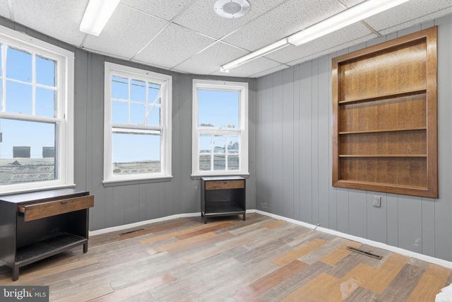 212 W MAIN ST, Elkton, MD 21921