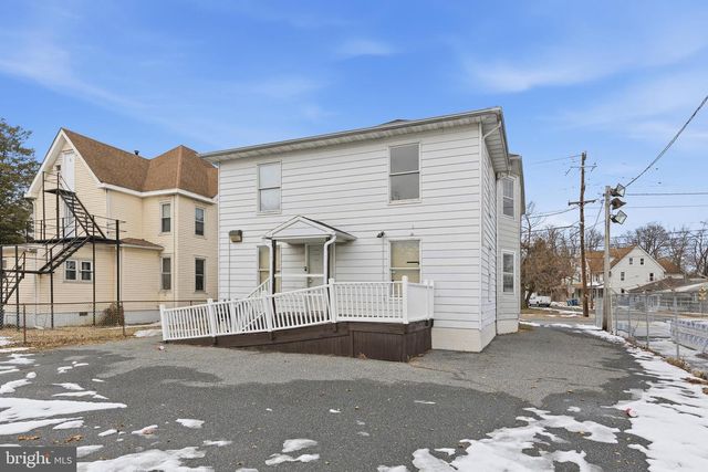 212 W MAIN ST, Elkton, MD 21921