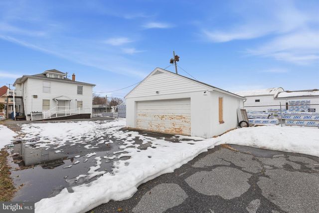 212 W MAIN ST, Elkton, MD 21921