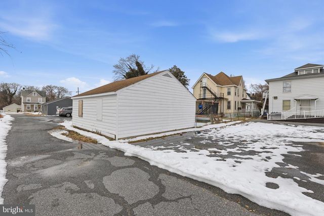 212 W MAIN ST, Elkton, MD 21921