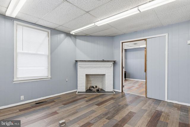 212 W MAIN ST, Elkton, MD 21921