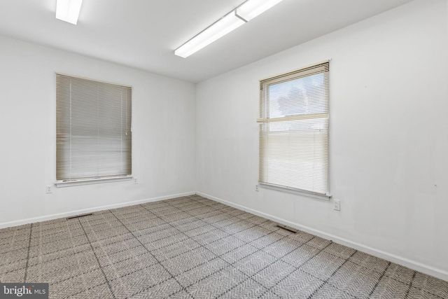 212 W MAIN ST, Elkton, MD 21921