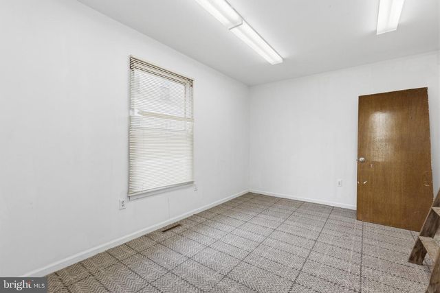 212 W MAIN ST, Elkton, MD 21921