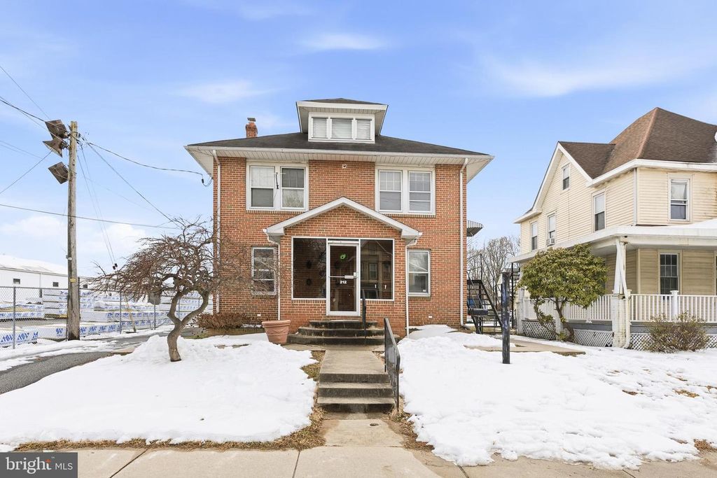 212 W MAIN ST, Elkton, MD 21921