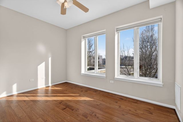 145 S York Street 310, Elmhurst, IL 60126