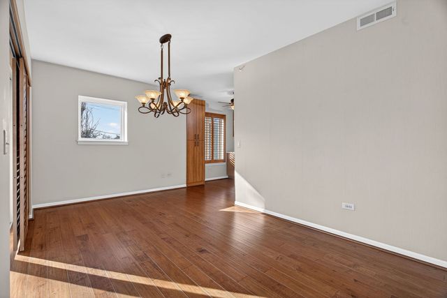 145 S York Street 310, Elmhurst, IL 60126