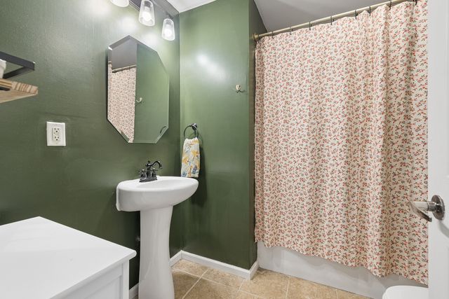 1215 W Jefferson Street, Joliet, IL 60435