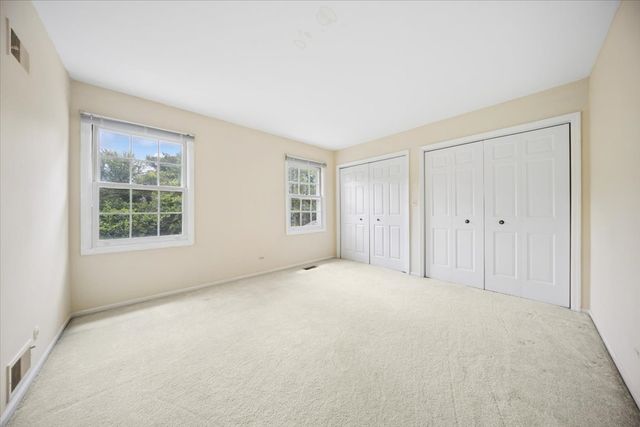 132 Wagon Wheel Lane, Barrington, IL 60010