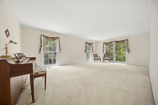 132 Wagon Wheel Lane, Barrington, IL 60010