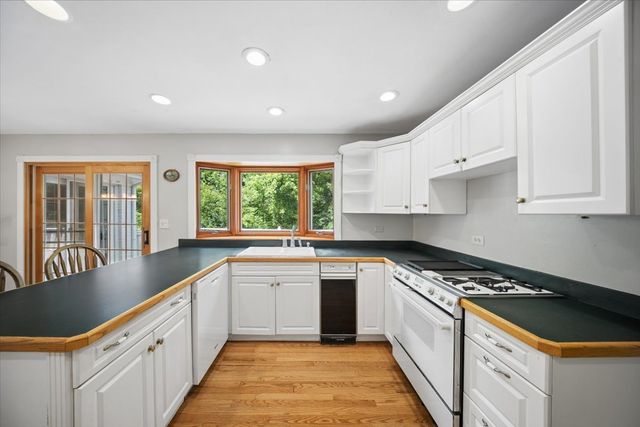 132 Wagon Wheel Lane, Barrington, IL 60010