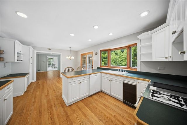 132 Wagon Wheel Lane, Barrington, IL 60010