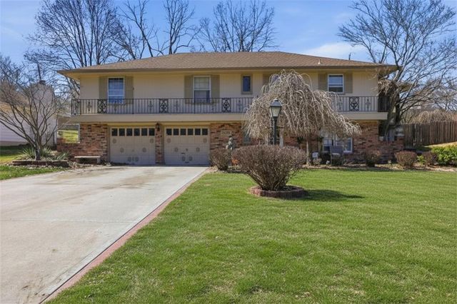 3520 Shady Bend Drive, Independence, MO 64052