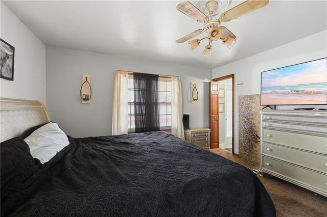 3520 Shady Bend Drive, Independence, MO 64052