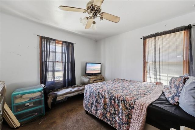 3520 Shady Bend Drive, Independence, MO 64052