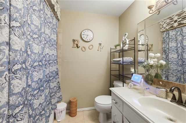 3520 Shady Bend Drive, Independence, MO 64052