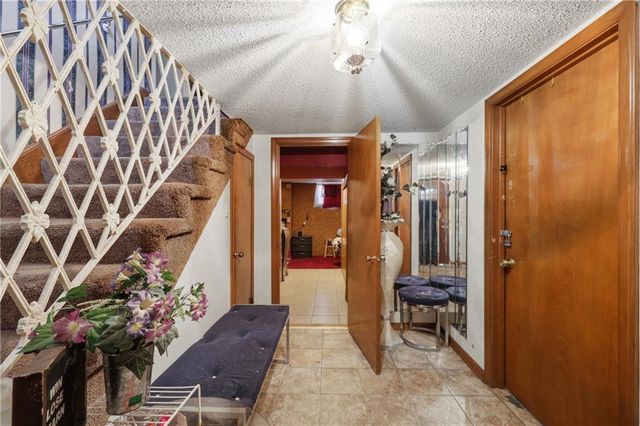 3520 Shady Bend Drive, Independence, MO 64052