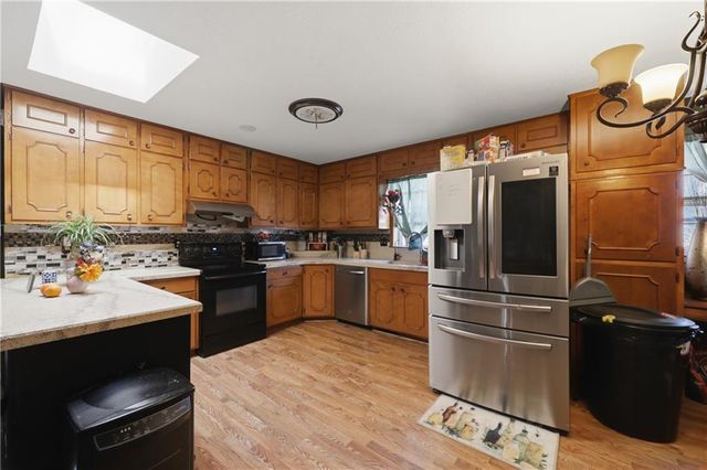 3520 Shady Bend Drive, Independence, MO 64052