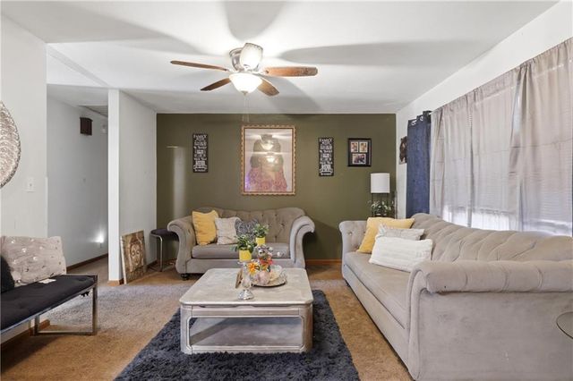 3520 Shady Bend Drive, Independence, MO 64052