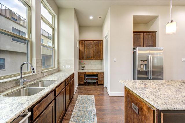 151 E 2nd Street, Houston, TX 77007