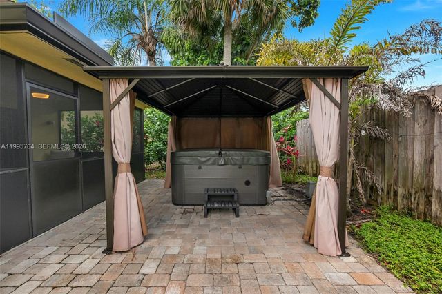 4220 Grove Park Ln 1, Boynton Beach, FL 33436