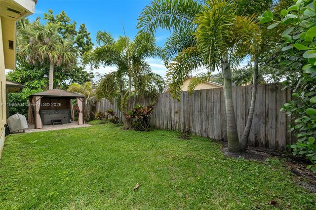 4220 Grove Park Ln 1, Boynton Beach, FL 33436