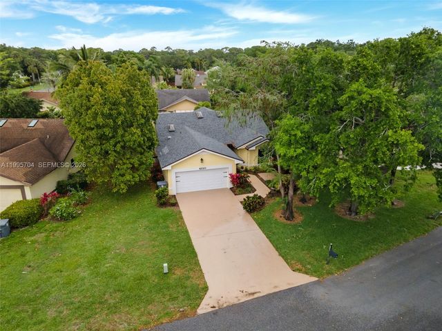4220 Grove Park Ln 1, Boynton Beach, FL 33436