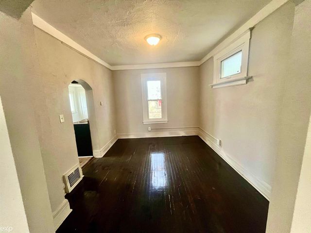 13 E Glenwood Street, Ecorse, MI 48229