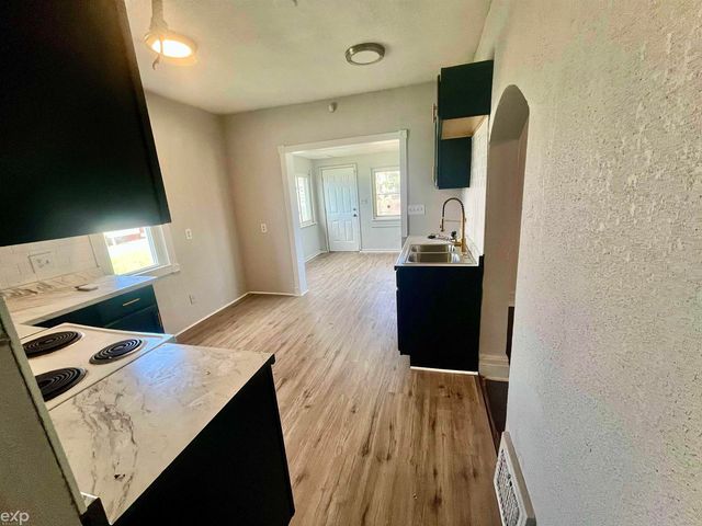 13 E Glenwood Street, Ecorse, MI 48229