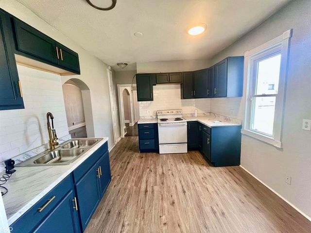 13 E Glenwood Street, Ecorse, MI 48229