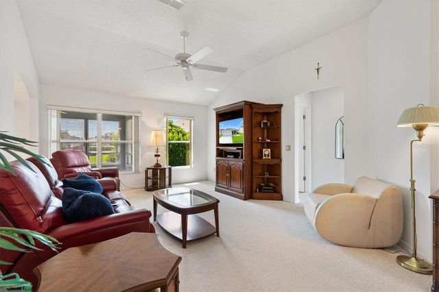811 SAN SALVADOR DRIVE, The Villages, FL 32159