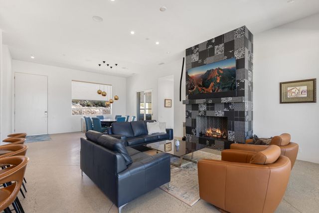 7852 Pinon Drive, Yucca Valley, CA 92284