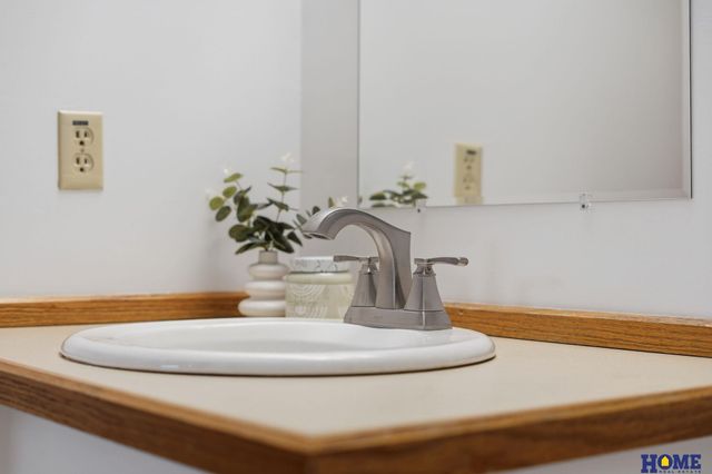 5510 S 8th Street, Lincoln, NE 68512