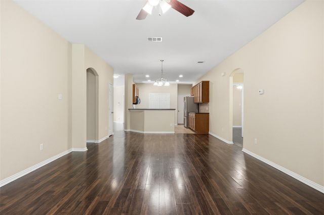 1069 Talley LOOP, Buda, TX 78610