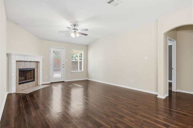1069 Talley LOOP, Buda, TX 78610