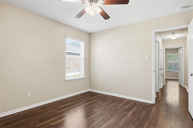 1069 Talley LOOP, Buda, TX 78610
