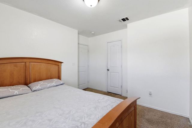 100 Oakwood Court, Huntsville, TX 77320